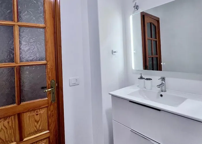 Tropical Garden בית נופש *