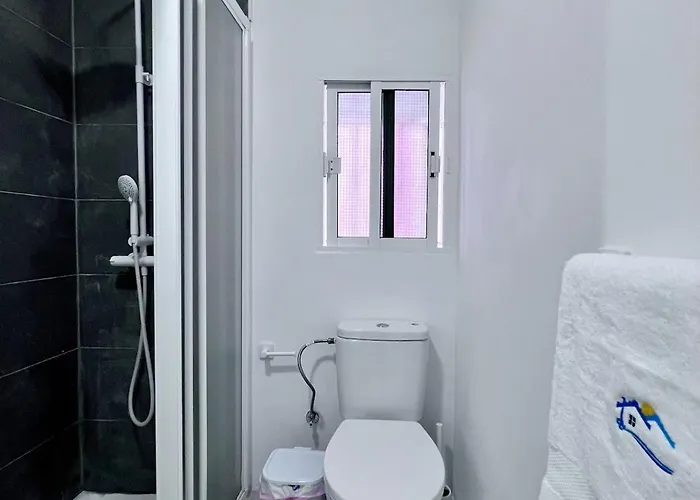 Tropical Garden בית נופש *